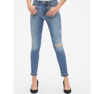 NWT GAP Distressed Indigo Wash Skinny Jeans